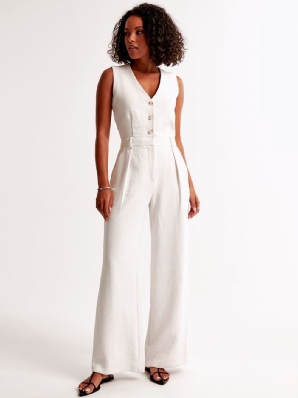 Abercrombie & Fitch Cream Sleeveless Button-Front Jumpsuit Mara Vest